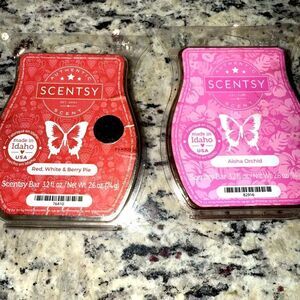 SCENTSY WAX BARS SET OF 2 OLOHA ORCHID & RED WHITE AND BERRY PIE